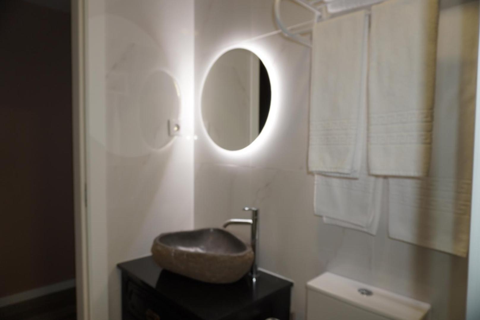 Lux'otel Homestay