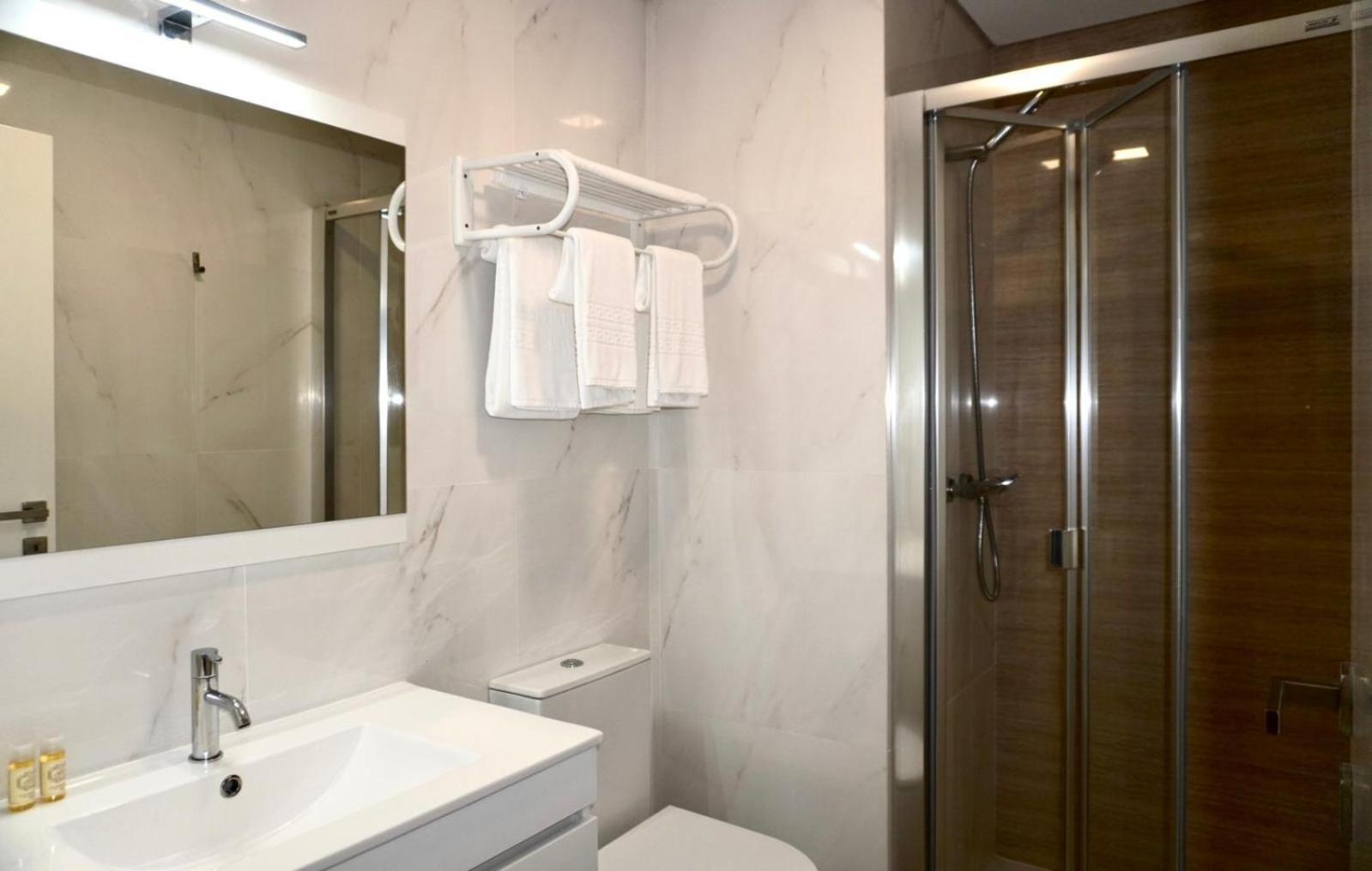 Lux'otel Homestay Barcelos